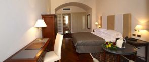Camera Matrimoniale/Doppia con Letti Singoli con Accesso Disabili Grand Hotel Piazza Borsa Palermo